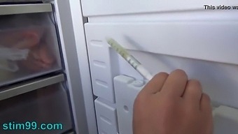 Masturbasi Jepun Yang Ekstrem Dengan Jarum Suntik Dalam Rahim