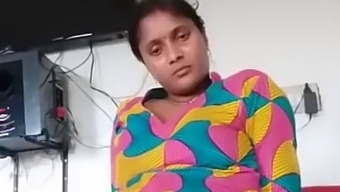 प्रौढ़ गृहिणी की गुदा क्रीड़ा।