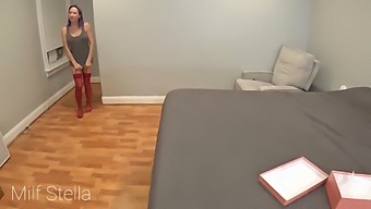 Echtes Selbstgemachtes Video Der Überraschung Des Stiefsohns Für Die Stiefmutter